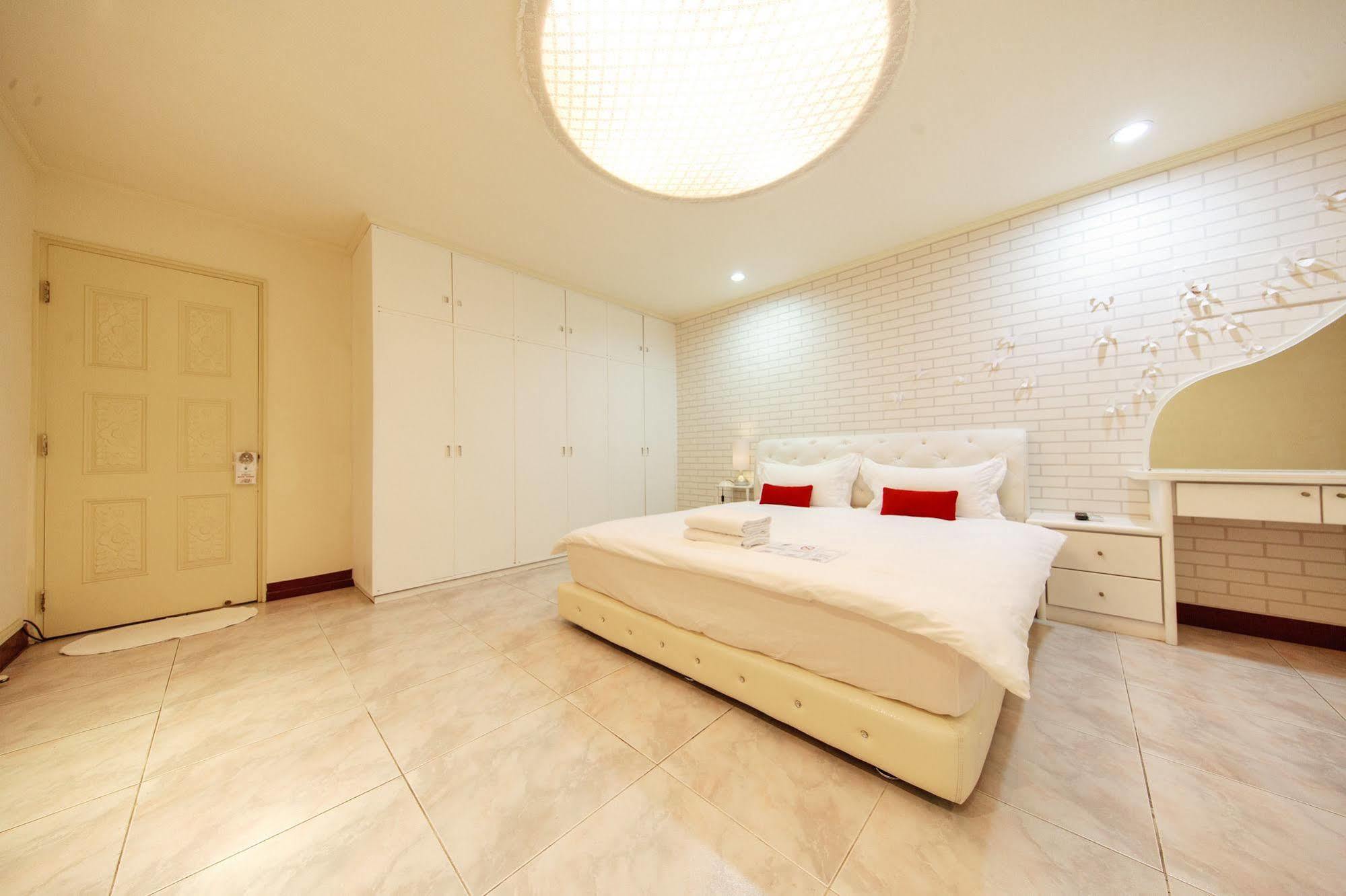 Ariyoshi Ya Apartman Tajnan Kültér fotó